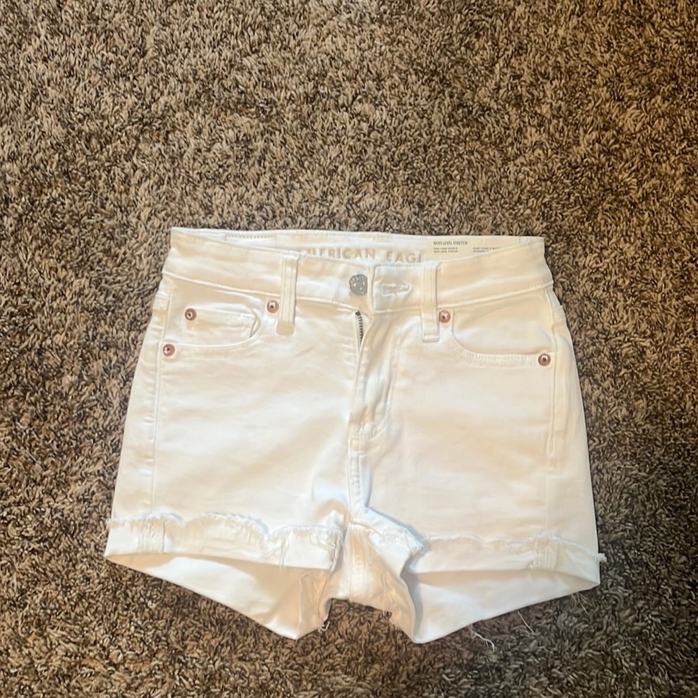 New with tags American Eagle white jean shorts size:000